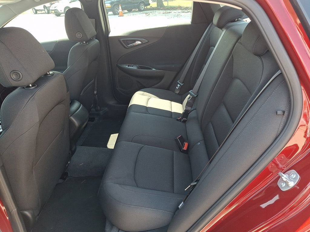 Certified 2025 Chevrolet Malibu RS FWD image 12
