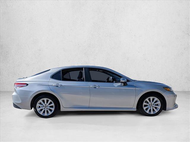 Used 2018 Toyota Camry LE FWD image 4