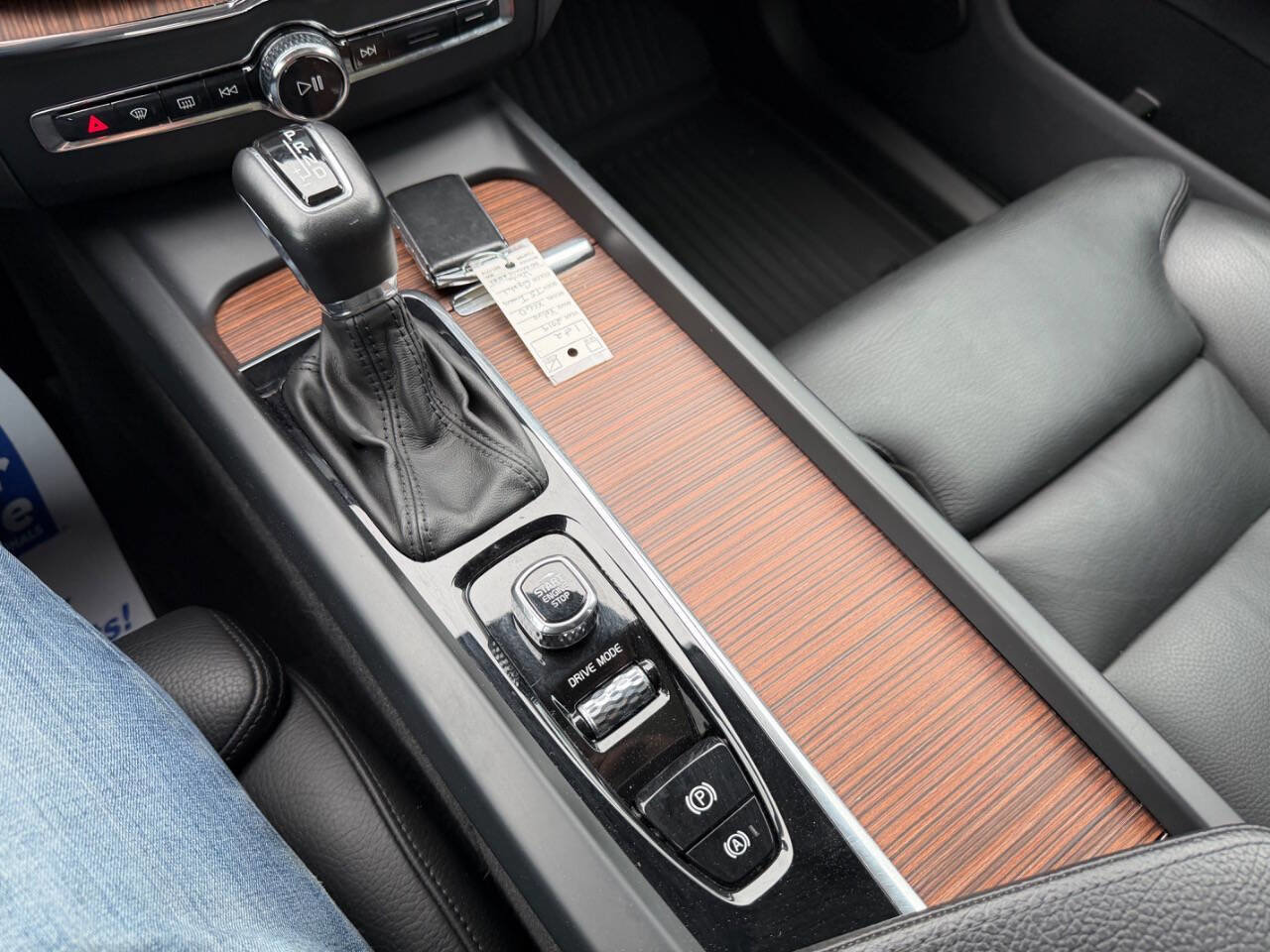 Used 2019 Volvo XC60 T5 Inscription w/ Protection Package Premier image 16