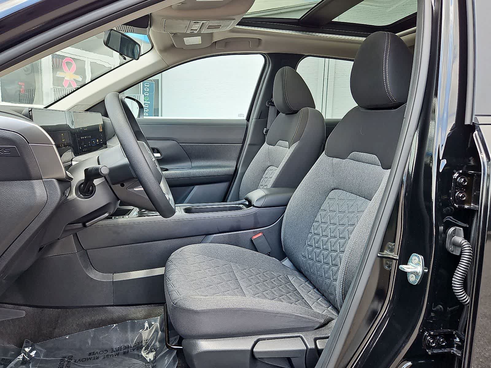 Used 2026 Nissan Kicks SV w/ SV Premium Package FWD image 25