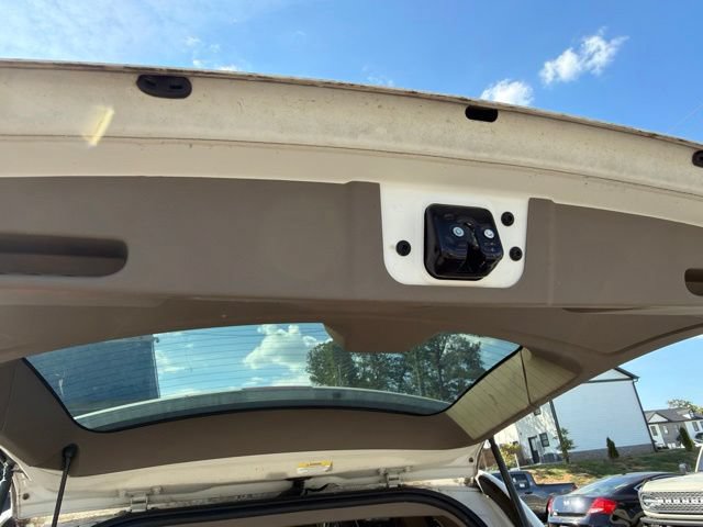Used 2011 Chrysler Town & Country Limited FWD image 36