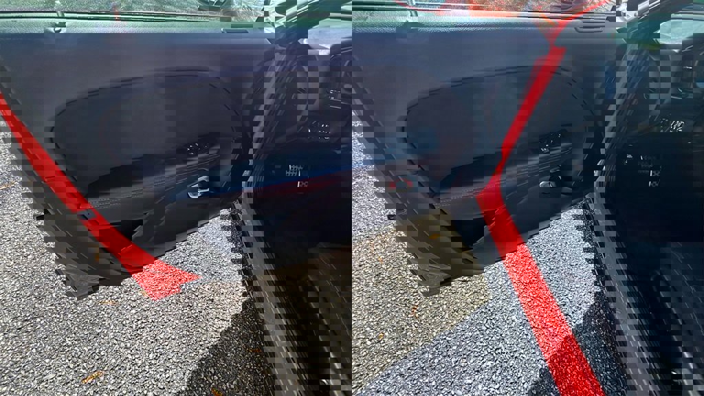 Used 2018 Dodge Challenger SXT w/ Blacktop Package image 11