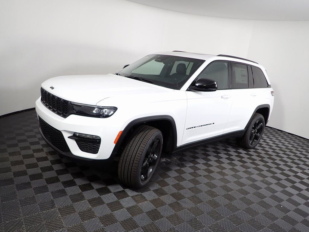 New 2025 Jeep Grand Cherokee Limited w/ Black Appearance Package image 14