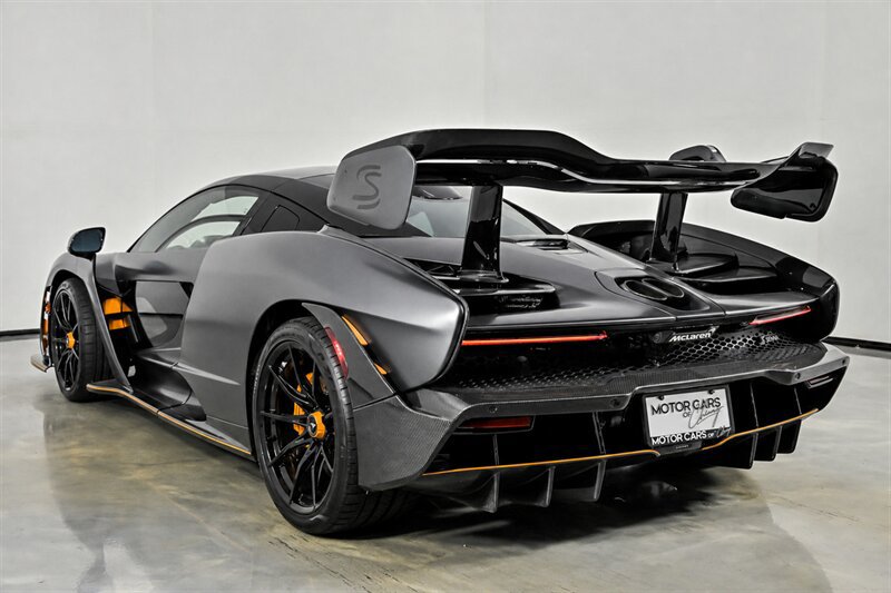 Used 2019 McLaren Senna RWD image 5