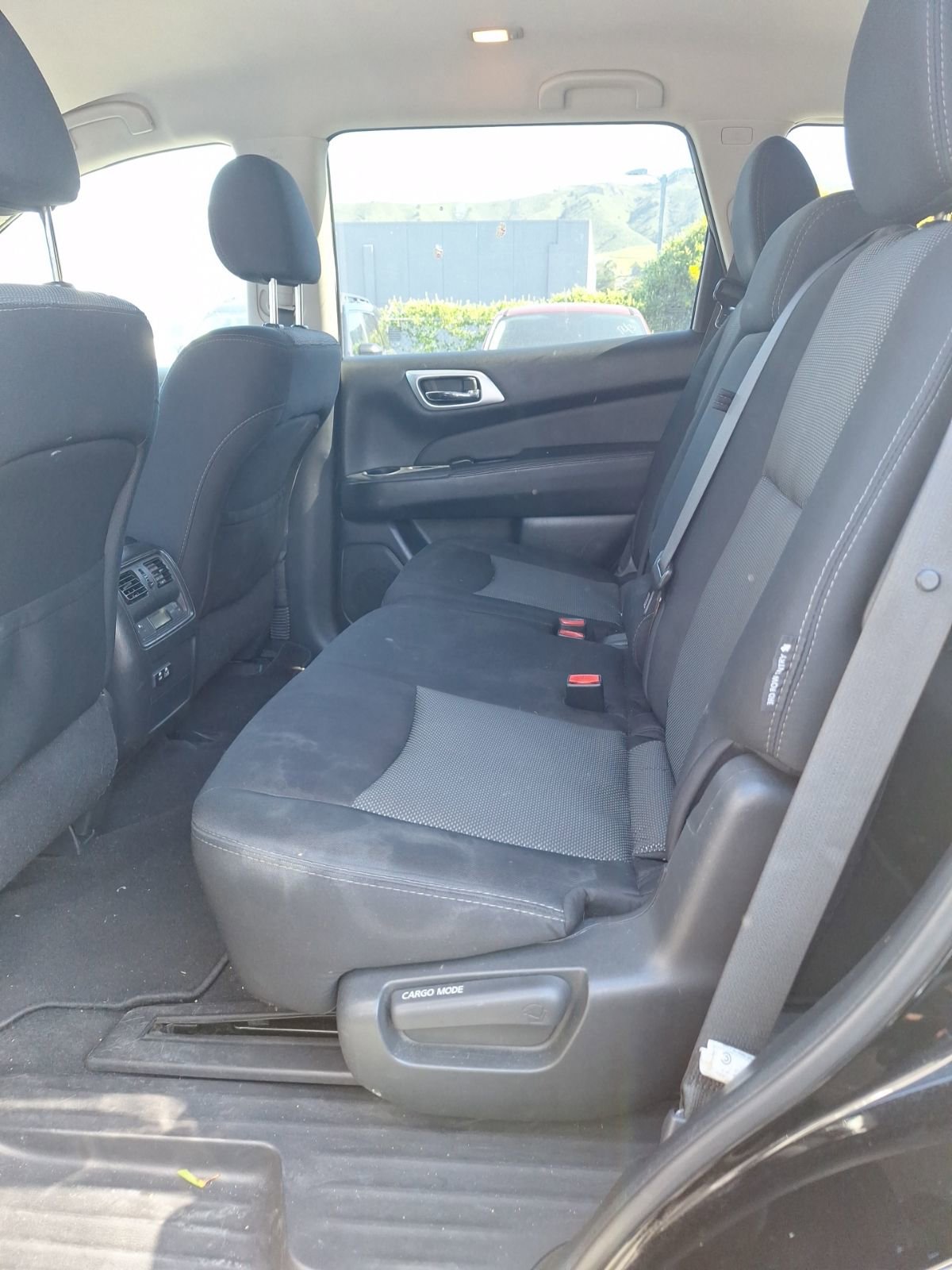 Used 2019 Nissan Pathfinder SV image 15