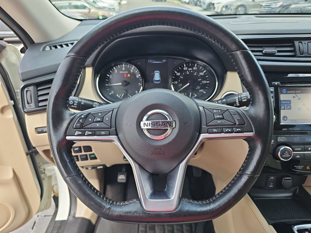 Used 2017 Nissan Rogue SL w/ SL Premium Package AWD/4WD image 16