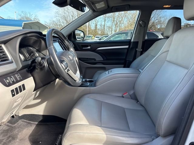 Used 2018 Toyota Highlander XLE image 13