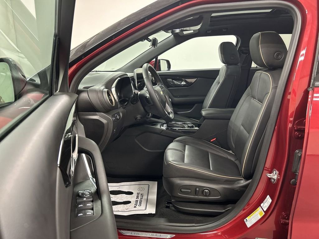 Certified 2025 Chevrolet Blazer Premier w/ Driver Confidence II Package image 9