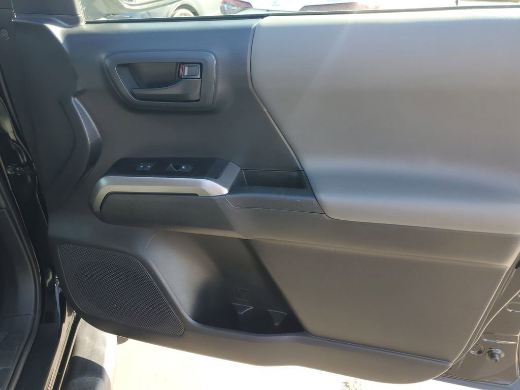 Certified 2022 Toyota Tacoma SR5 image 32