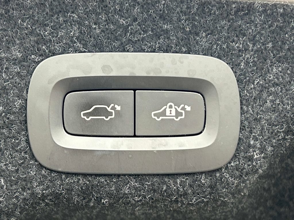 Used 2017 Volvo S90 T6 Inscription w/ Vision Package AWD/4WD image 14