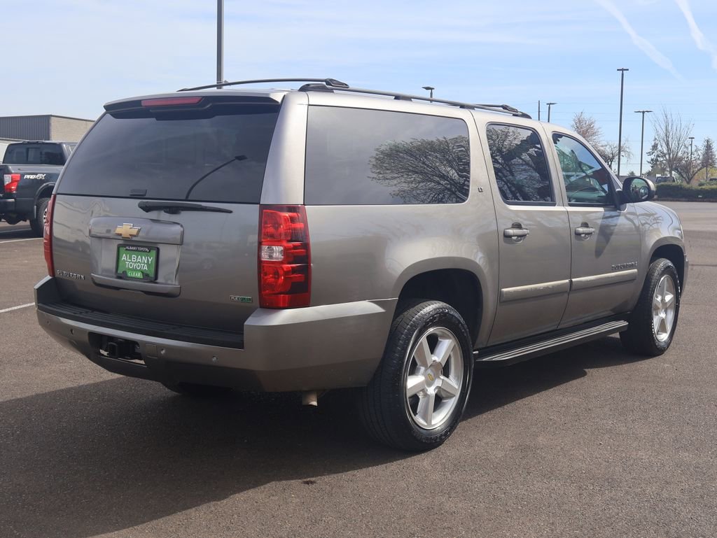 Used 2007 Chevrolet Suburban LT image 7