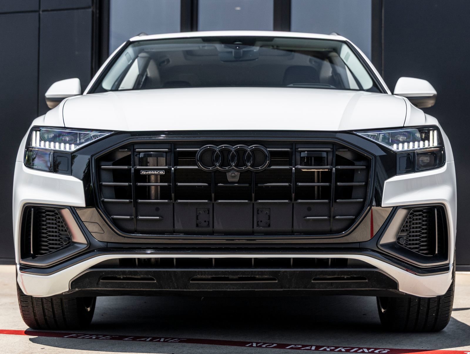 Used 2023 Audi Q8 Prestige w/ Prestige Package AWD/4WD image 4