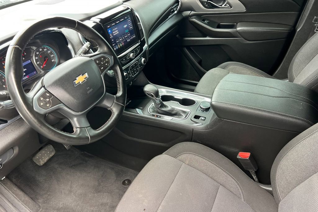Used 2023 Chevrolet Traverse LT image 12