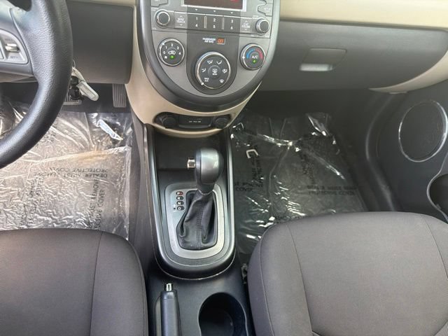 Used 2011 Kia Soul ! FWD image 12