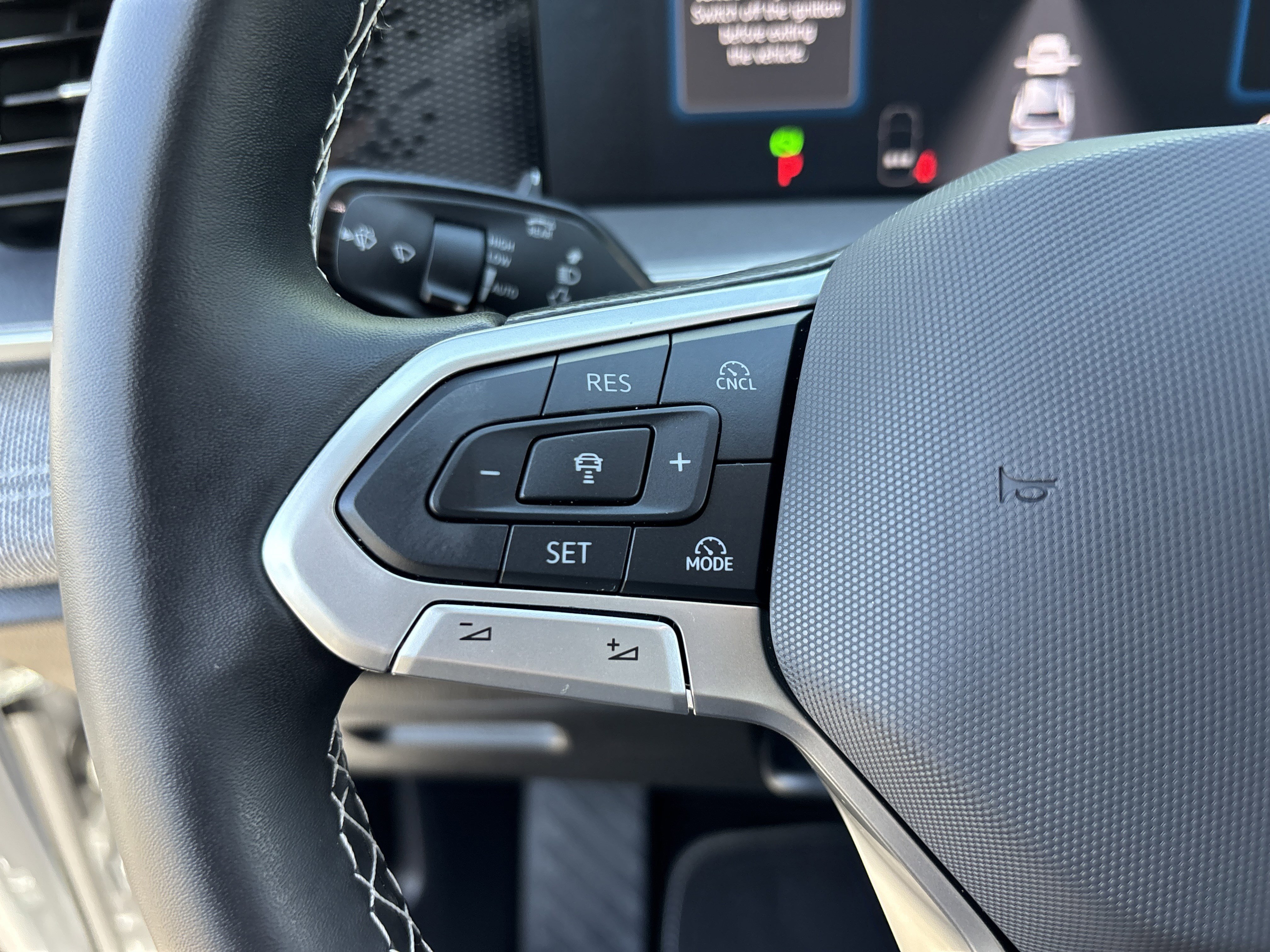 Used 2025 Volkswagen Tiguan S image 25