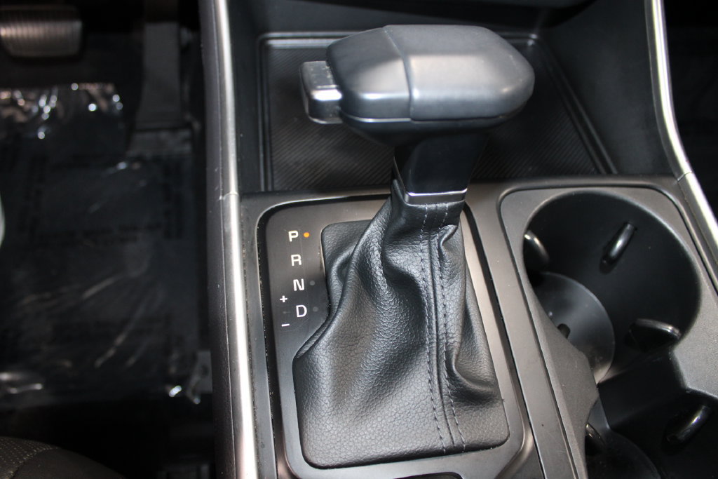 Used 2025 Kia Carnival FWD image 42
