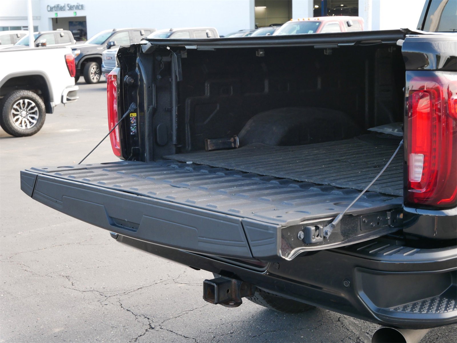 Used 2022 GMC Sierra 3500 Denali w/ Denali Ultimate Package image 8