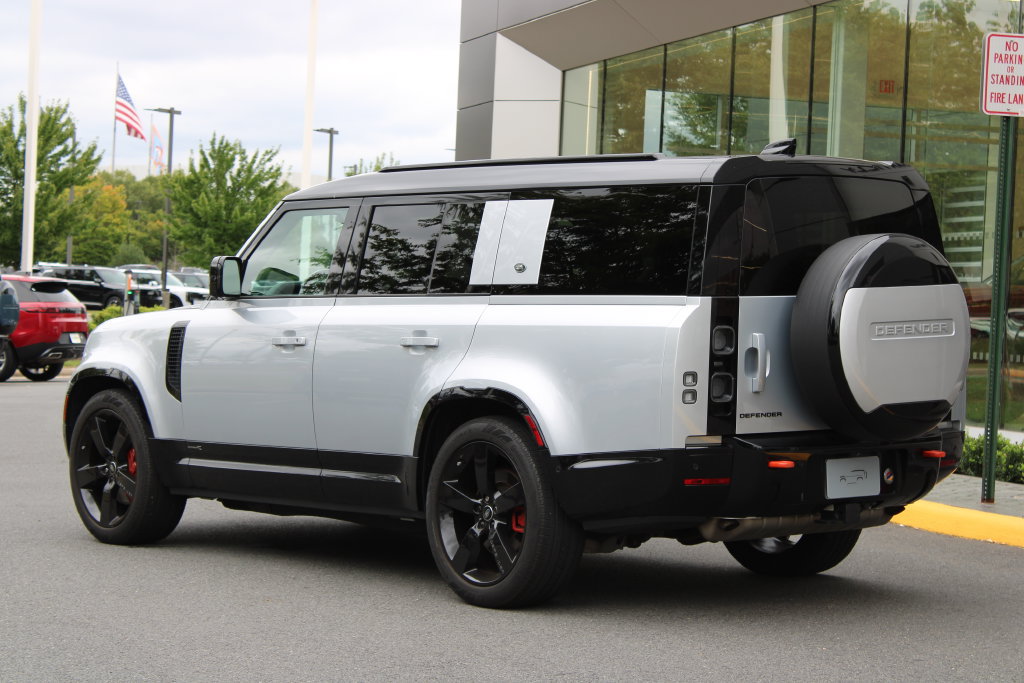 Used 2023 Land Rover Defender 130 X AWD/4WD image 5