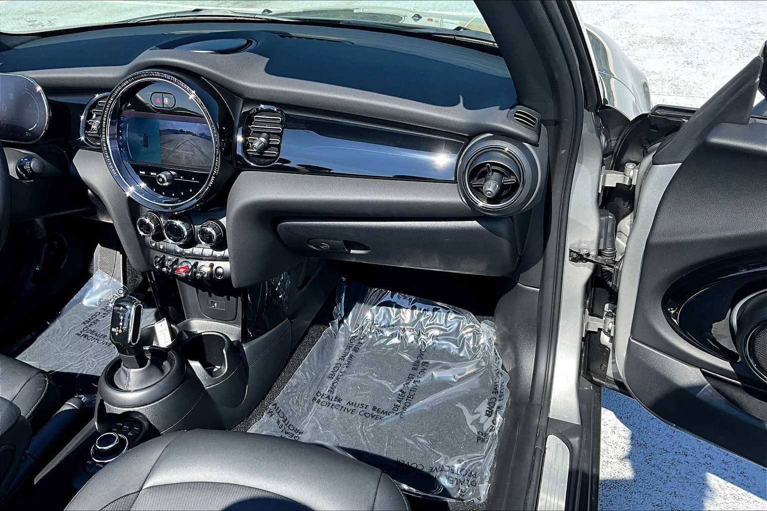 Used 2023 MINI Cooper Cooper image 31