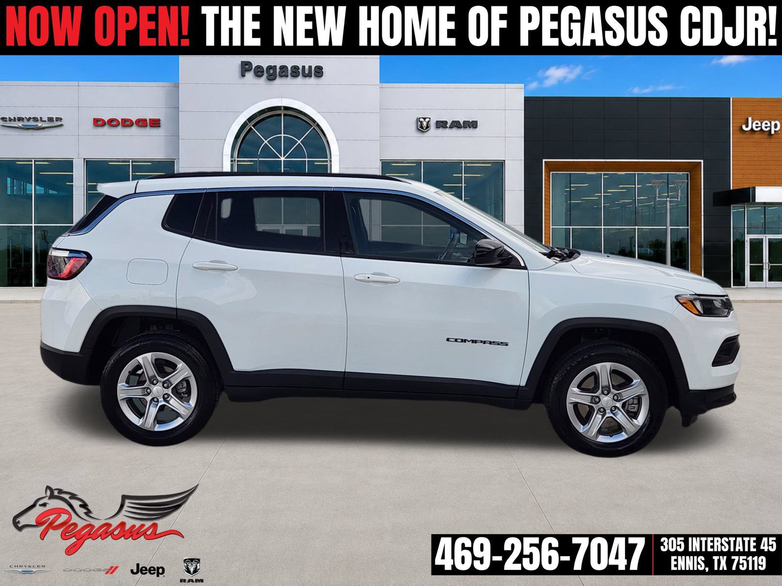 Used 2024 Jeep Compass Latitude AWD/4WD image 3