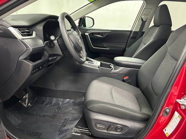 Used 2025 Toyota RAV4 XLE w/ Convenience Package image 12