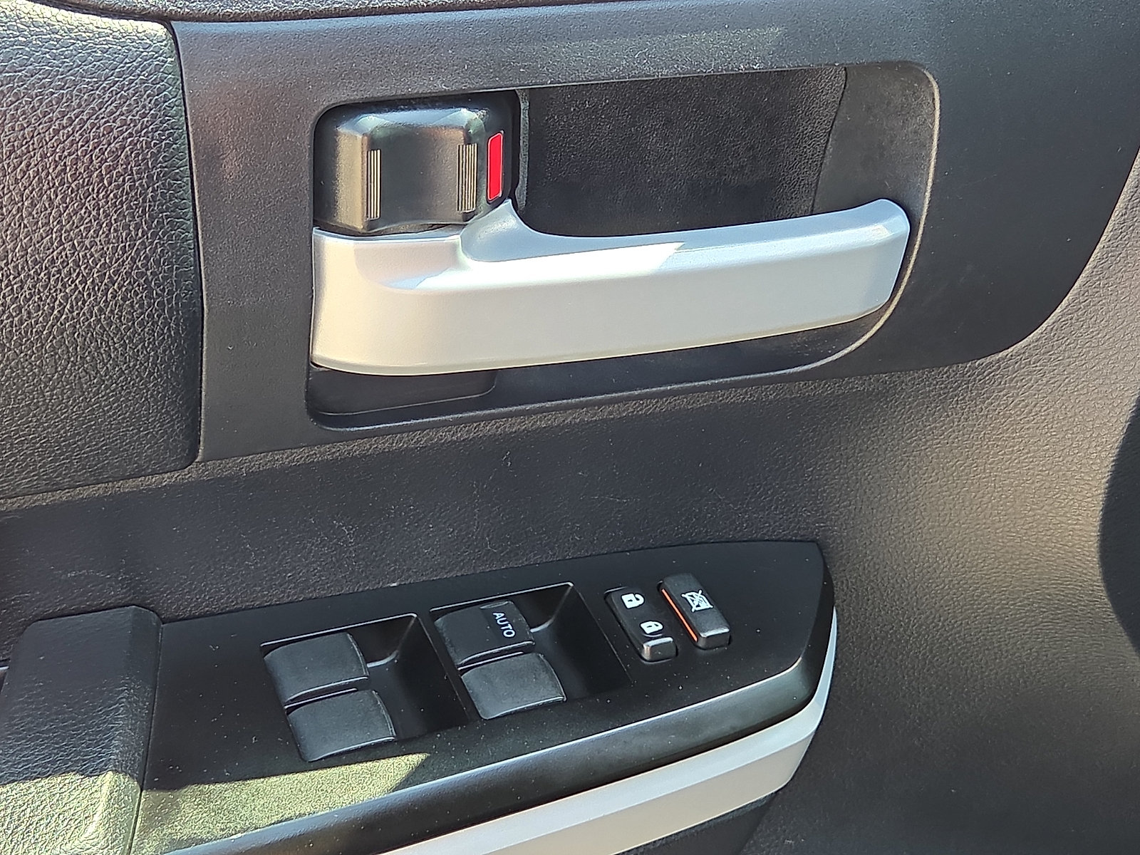 Used 2018 Toyota Tundra SR5 w/ TRD Sport Package AWD/4WD image 13