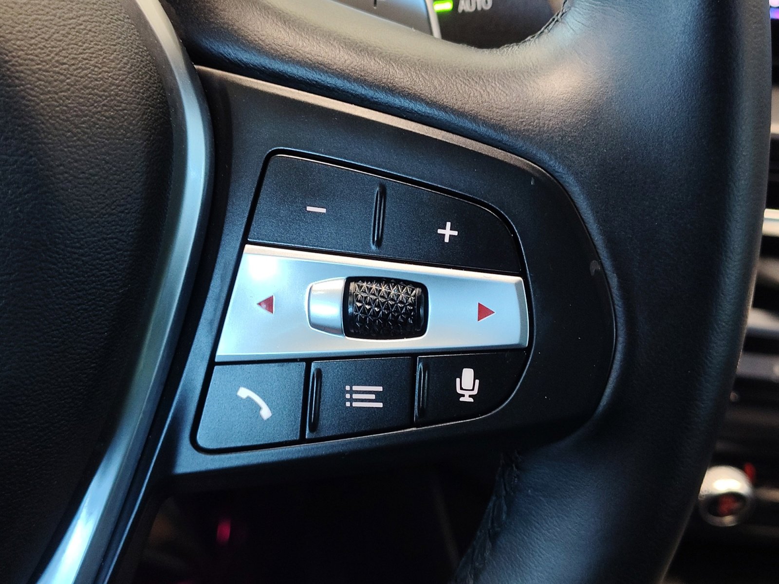 Used 2024 BMW 230i Coupe w/ Convenience Package RWD image 19