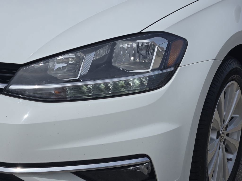 Used 2019 Volkswagen Golf SE image 10