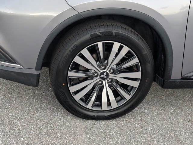 Used 2019 Mitsubishi Outlander ES image 4