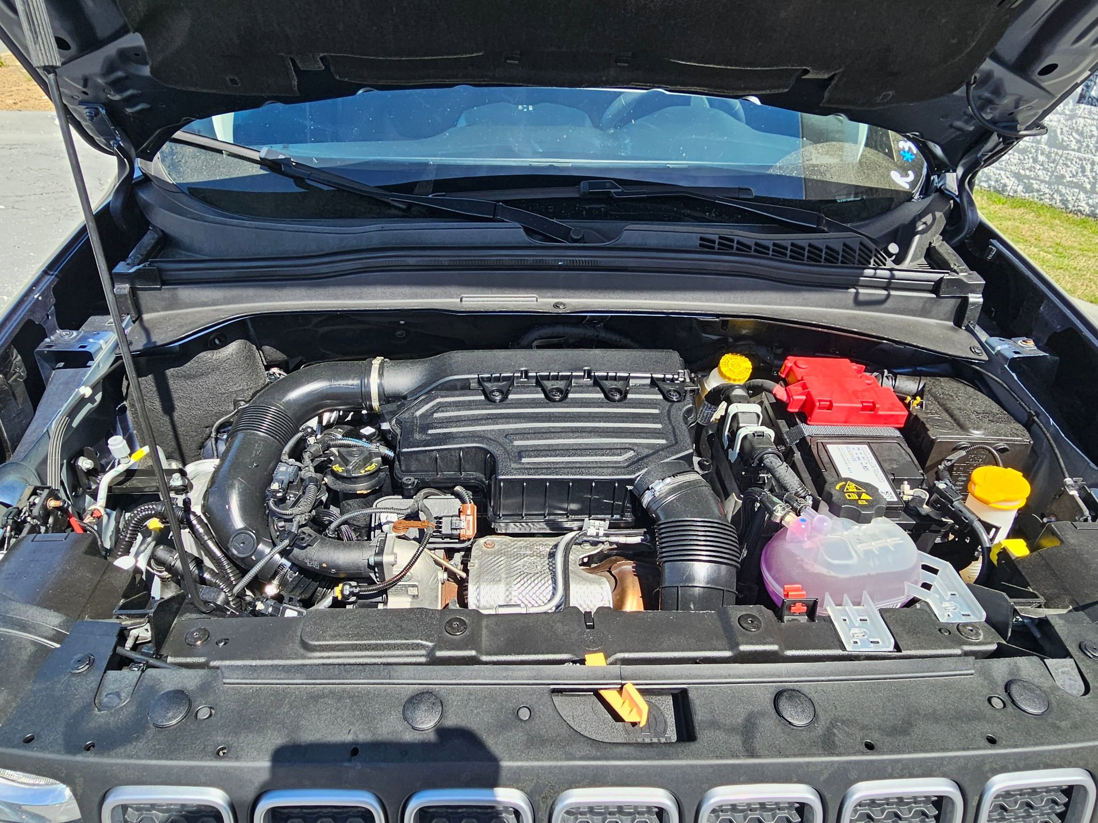 Used 2023 Jeep Renegade Latitude image 32