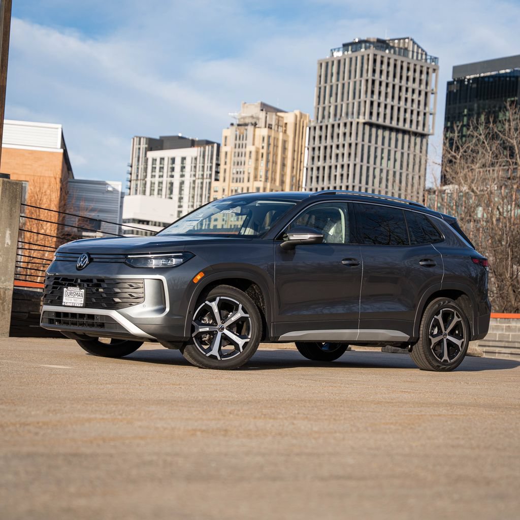 New 2026 Volkswagen Tiguan SE