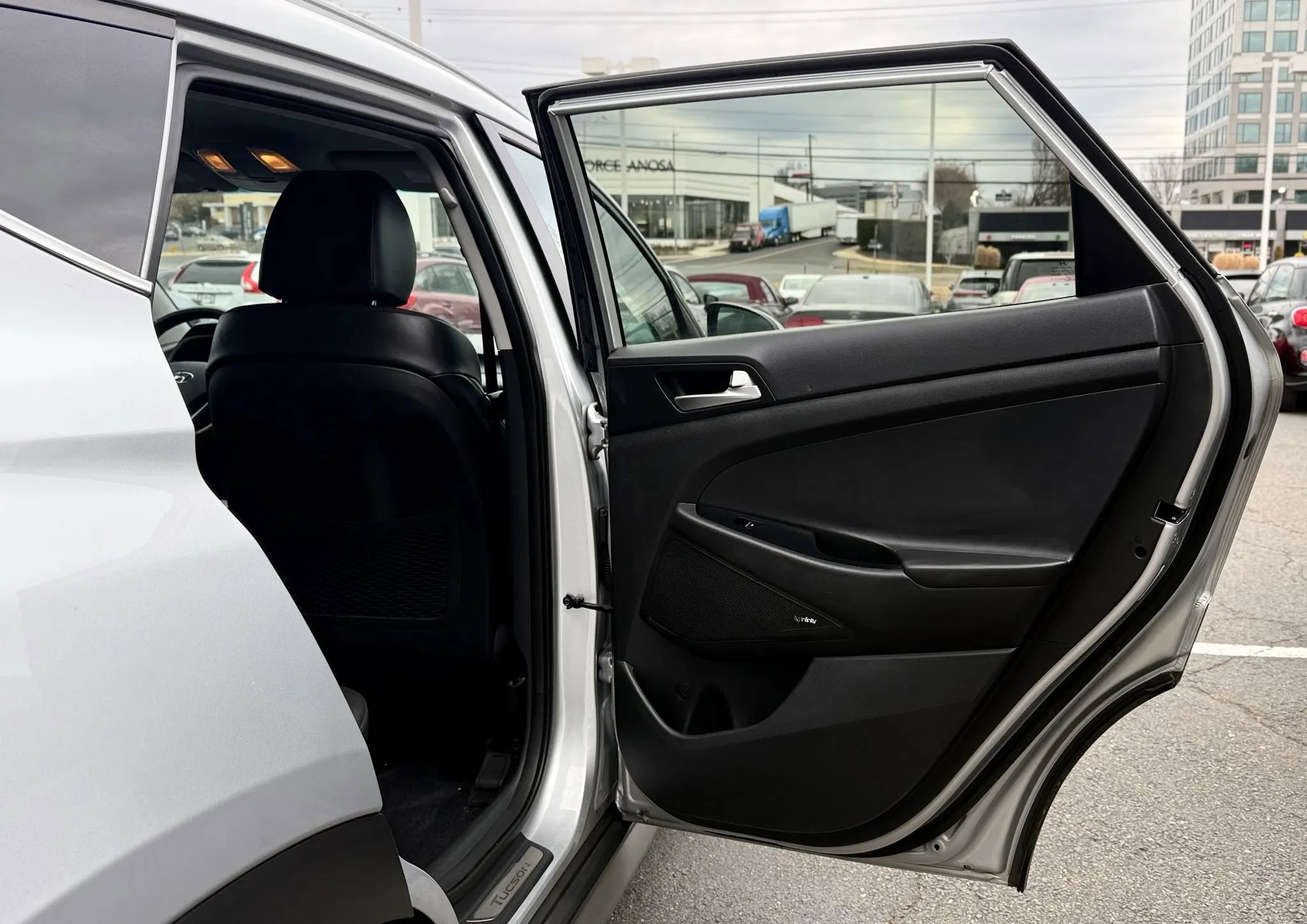 Used 2019 Hyundai Tucson Limited AWD/4WD image 32