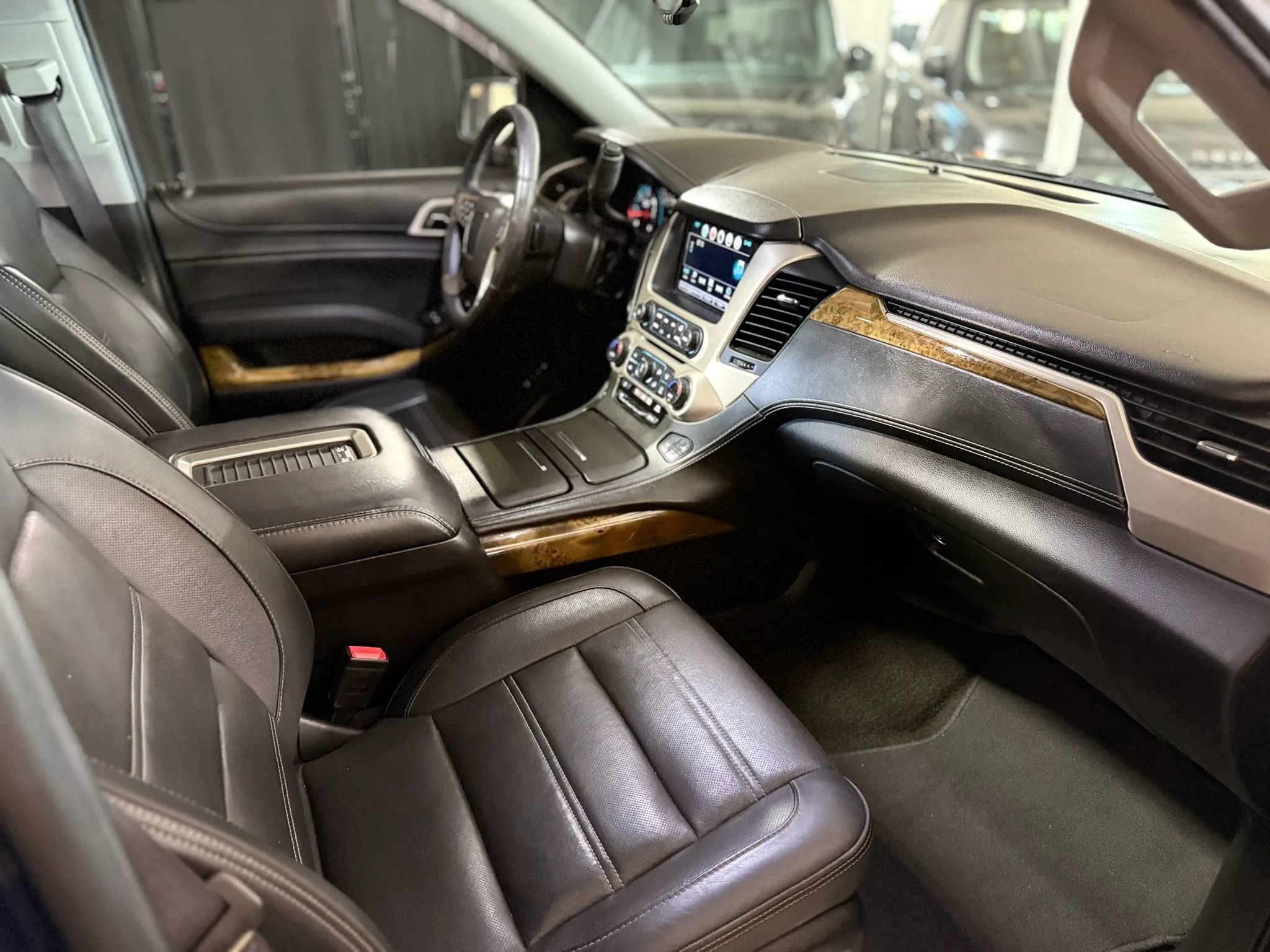 Used 2017 GMC Yukon Denali w/ Open Road Package image 18