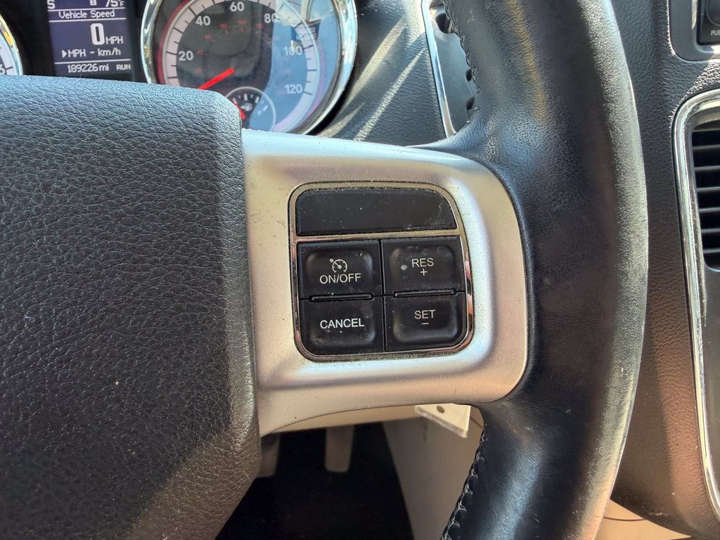 Used 2013 Dodge Grand Caravan Crew FWD image 29