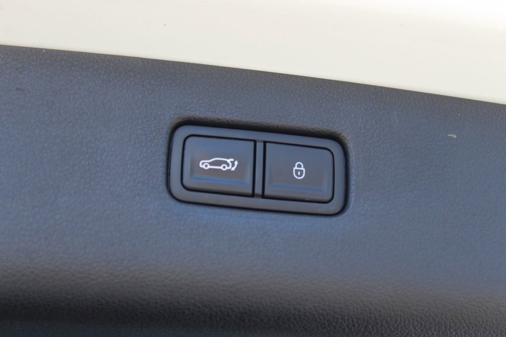 Used 2023 Genesis GV80 2.5T w/ Prestige 20" Package image 12