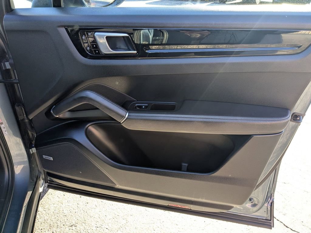 Used 2019 Porsche Cayenne image 26