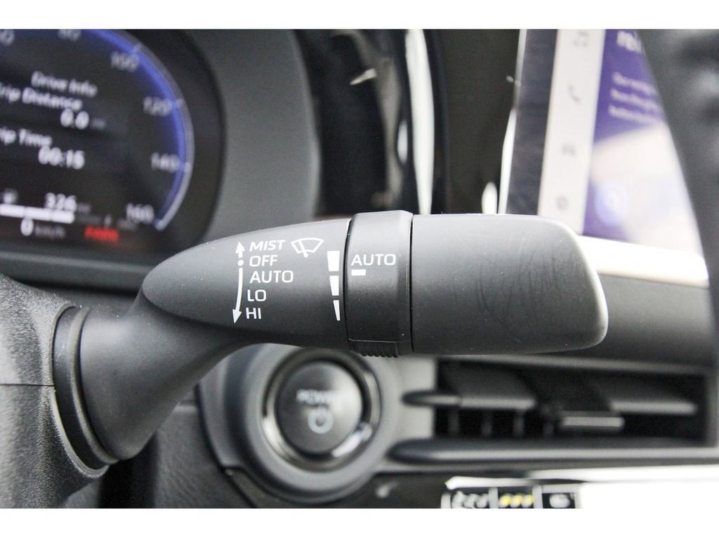 Used 2023 Toyota Crown Limited image 23