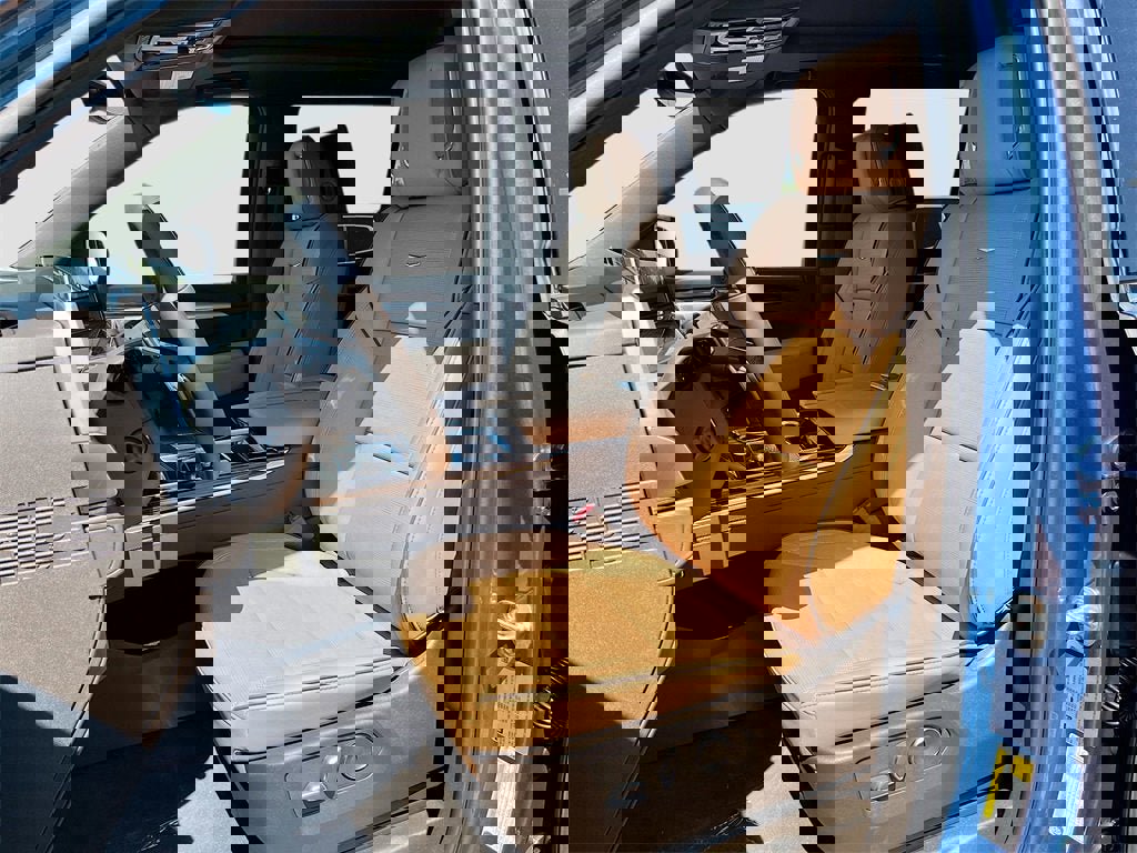 New 2025 Cadillac Escalade ESV Premium Luxury w/ Touring Package image 22