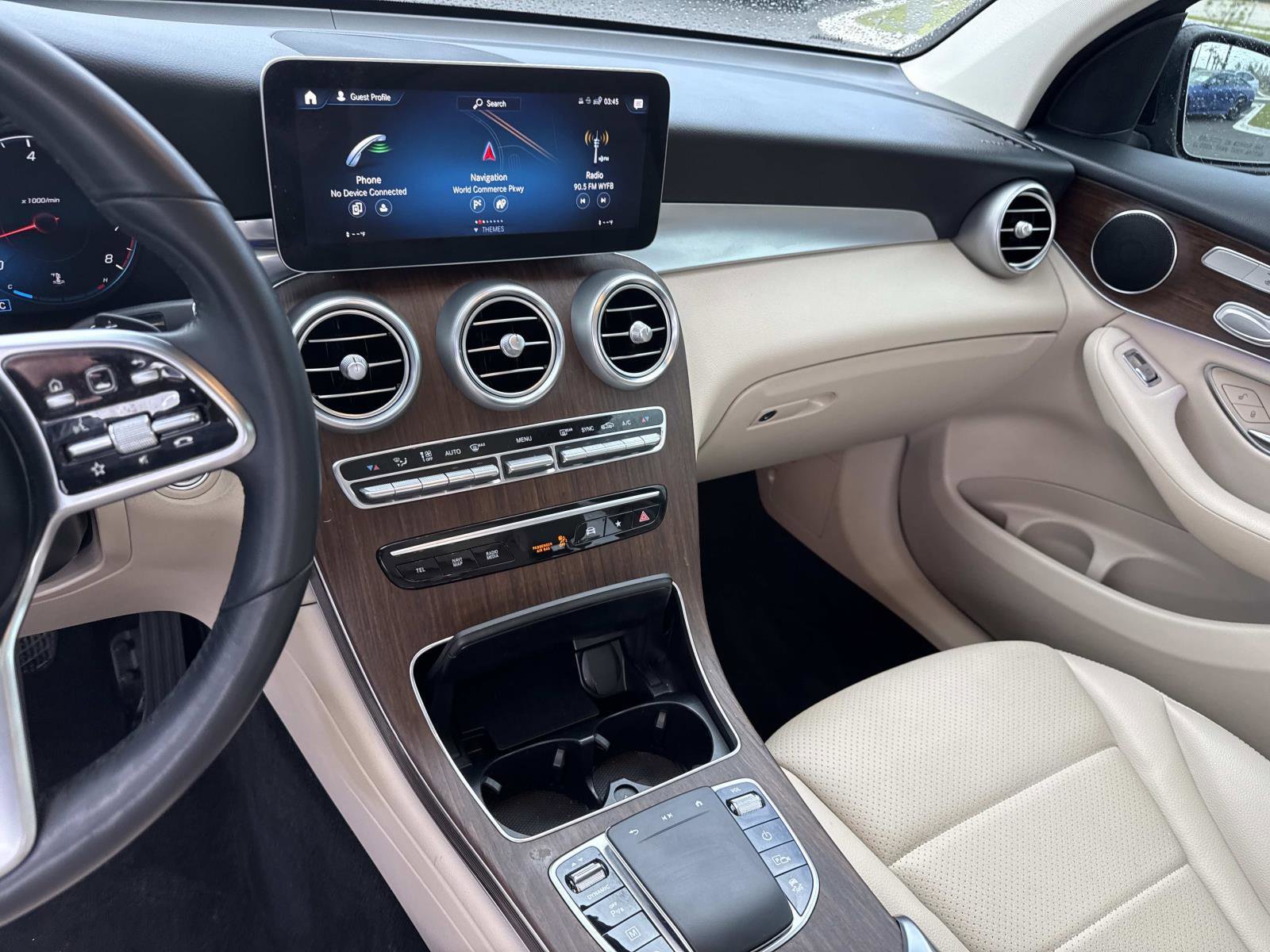 Used 2022 Mercedes-Benz GLC 300 4MATIC w/ Driver Assistance Package image 26