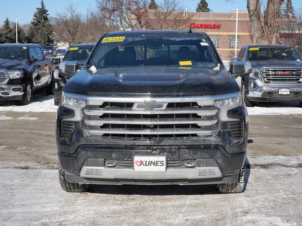Used 2025 Chevrolet Silverado 1500 High Country image 2