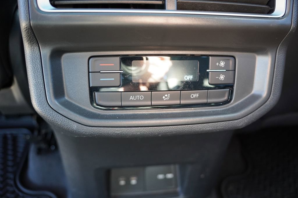 Used 2024 Volkswagen Atlas Peak Edition SEL image 21