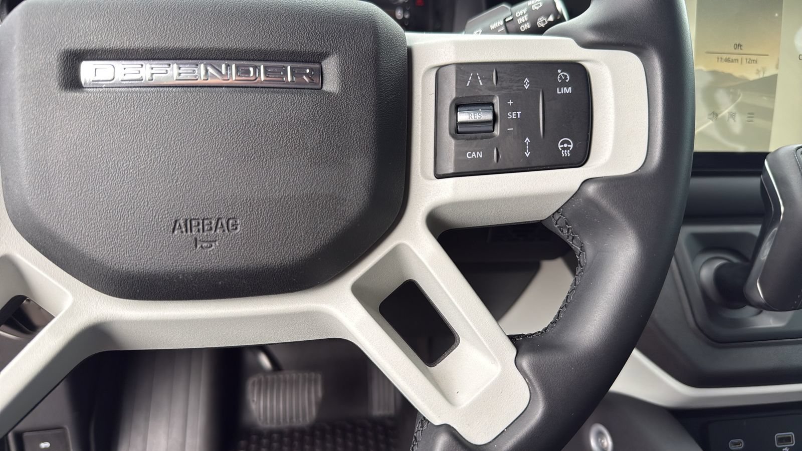 Used 2024 Land Rover Defender 130 X-Dynamic SE AWD/4WD image 15