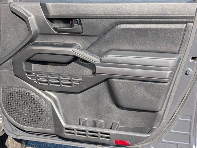 Used 2025 Toyota Tacoma SR5 AWD/4WD image 13