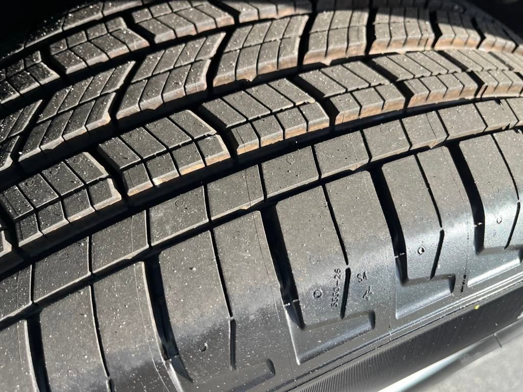 New 2025 Jeep Grand Cherokee L Laredo w/ Luxury Tech Group I image 43