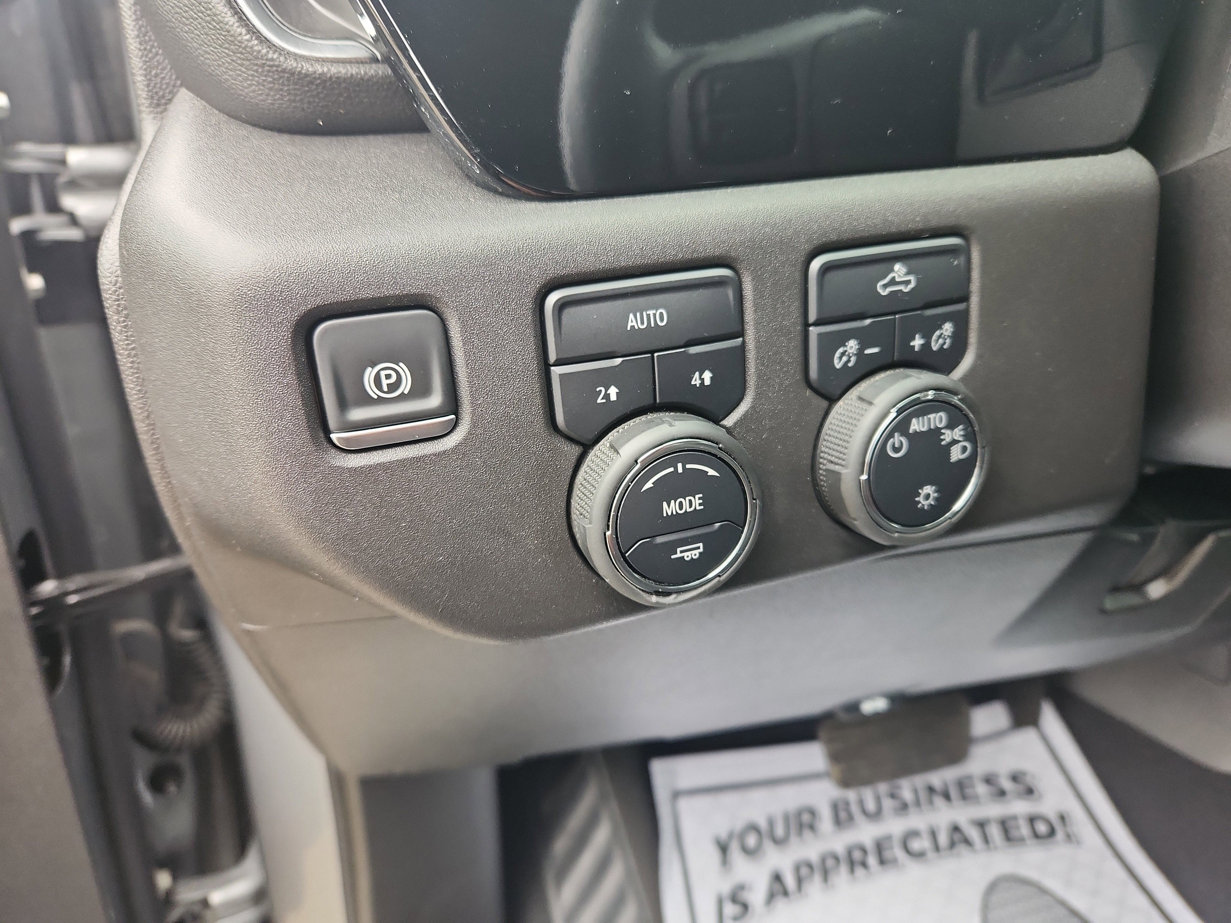 Used 2025 Chevrolet Silverado 1500 LT image 25