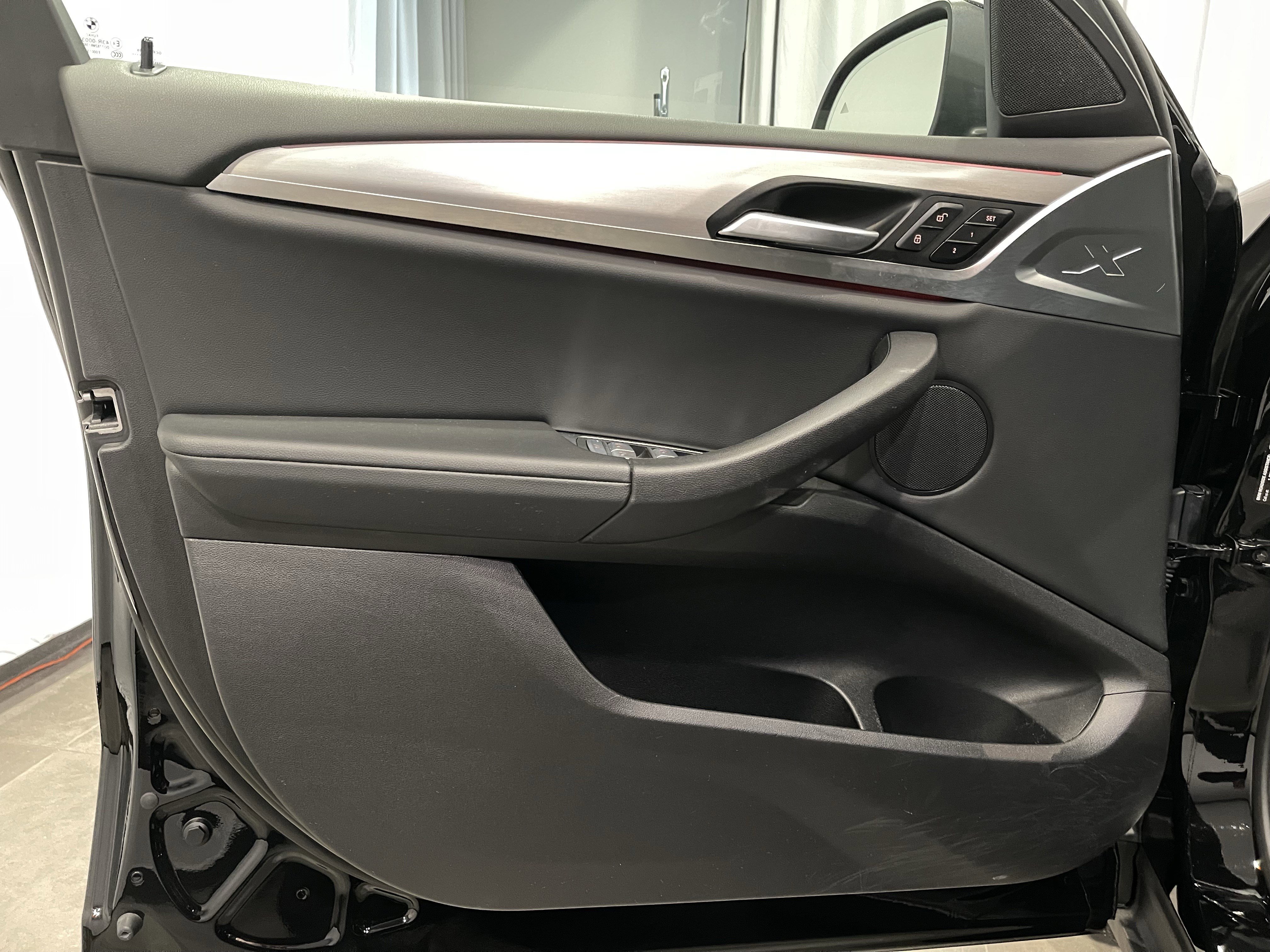 Used 2023 BMW X4 xDrive30i w/ Premium Package image 13