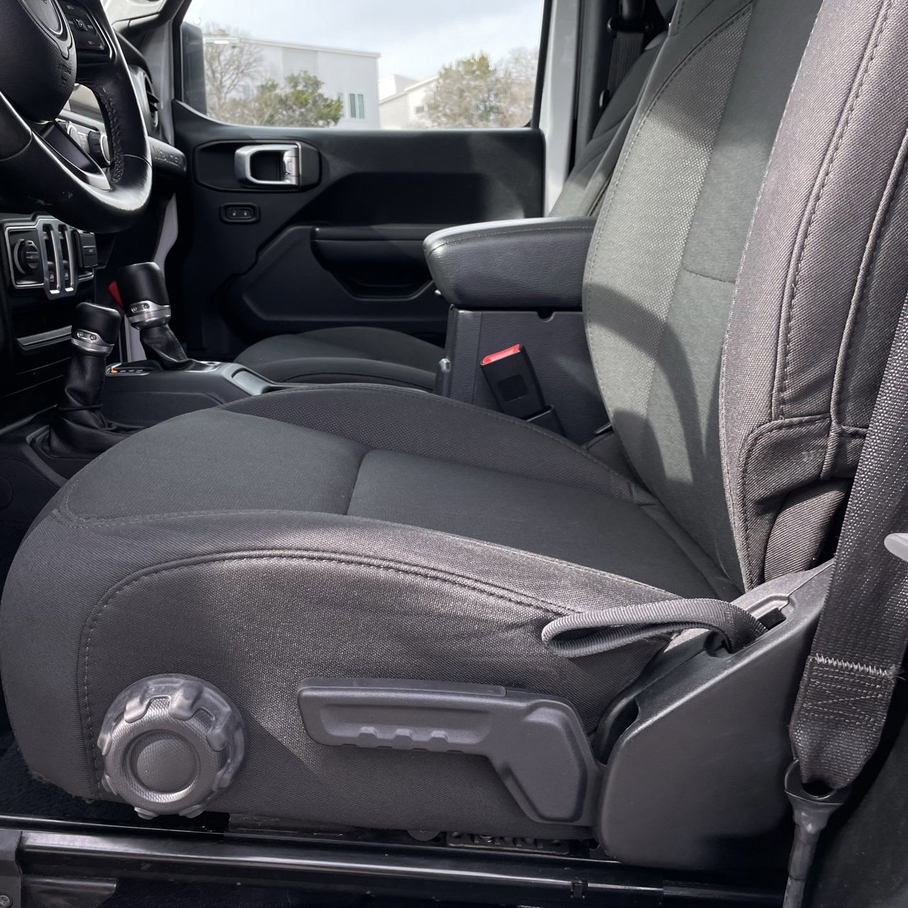 Used 2020 Jeep Wrangler Sport image 24