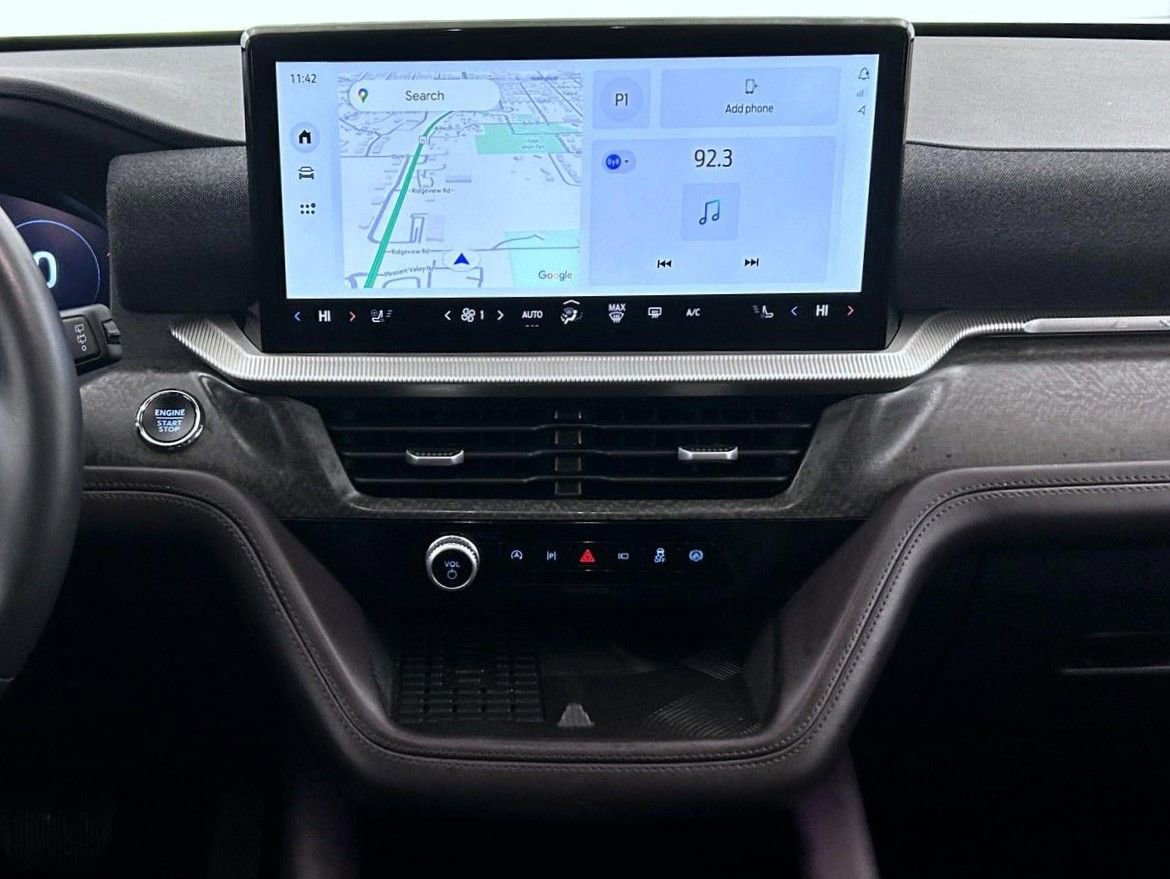 Used 2025 Ford Explorer Platinum w/ LUX Leather Package image 12