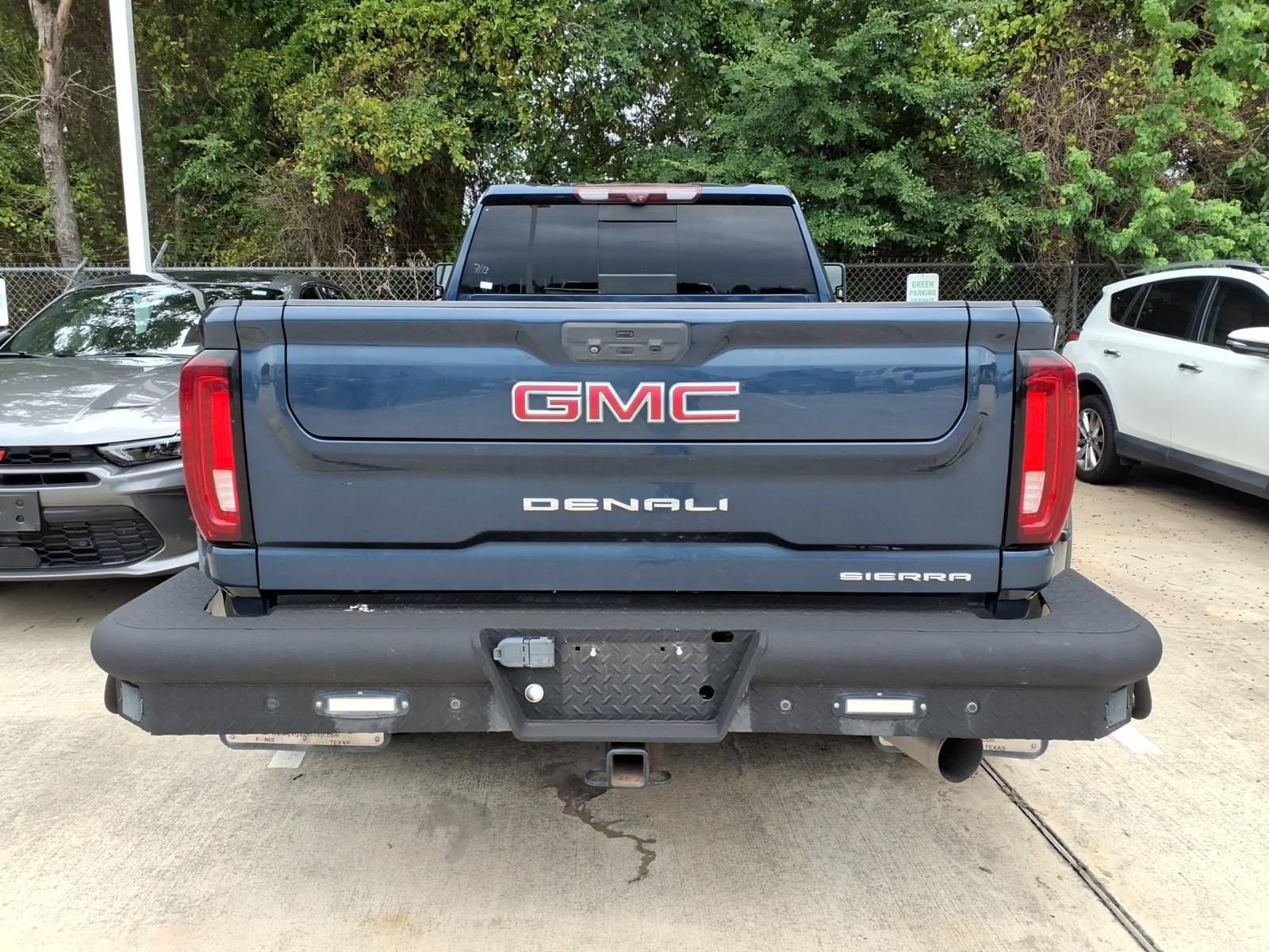 Used 2021 GMC Sierra 3500 Denali w/ Denali Ultimate Package AWD/4WD image 11