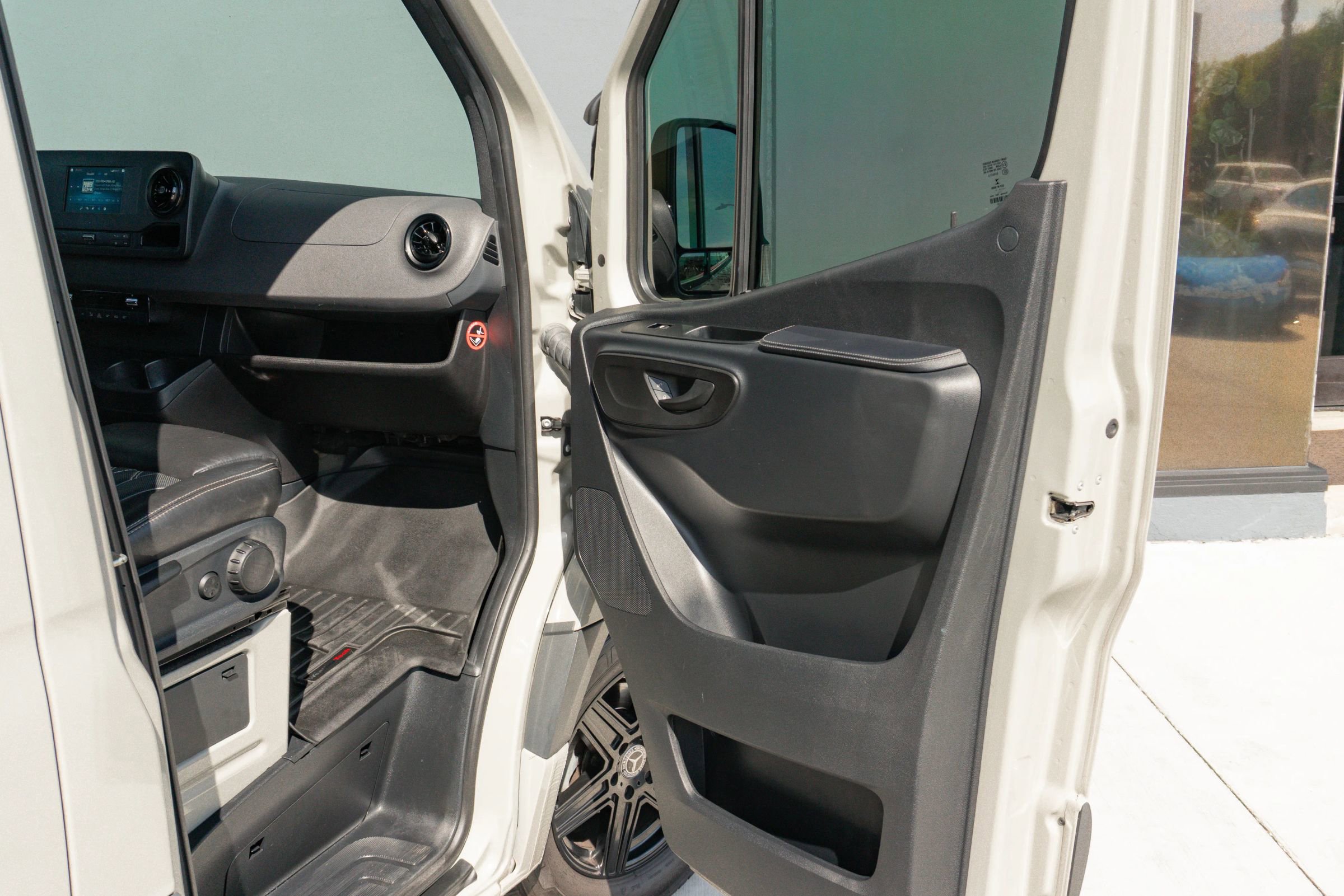 Used 2021 Mercedes-Benz Sprinter 2500 image 56